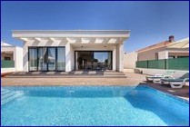 Modern new House with pool in the Pula suburb 