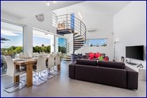 Modern comfortable Villa with Sea Views 